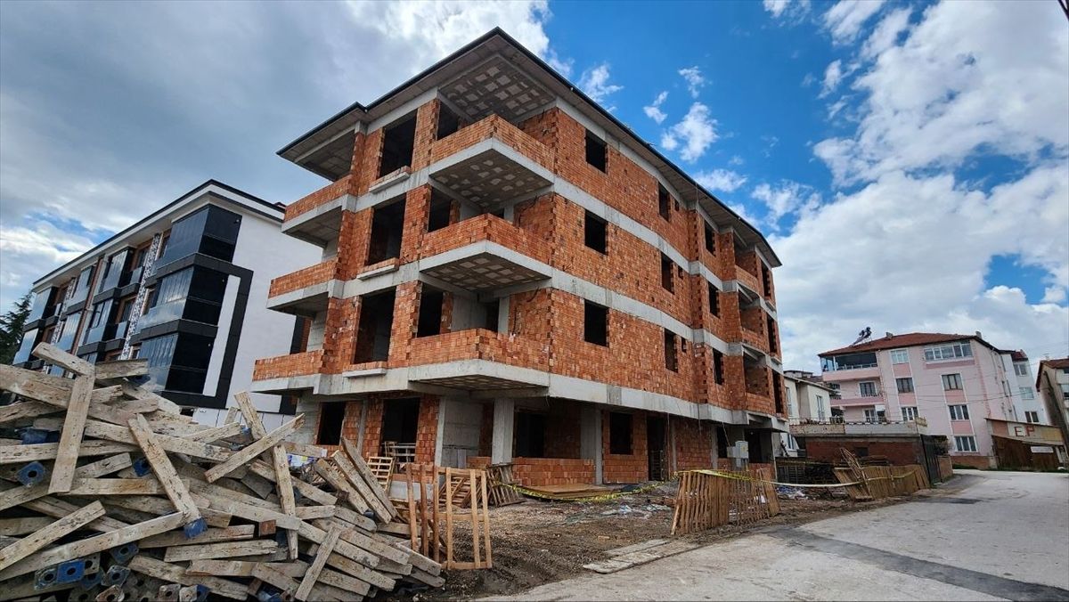 Amasya Suluova'da İnşaat Çatısından Düşen İşçi Hayatını Kaybetti