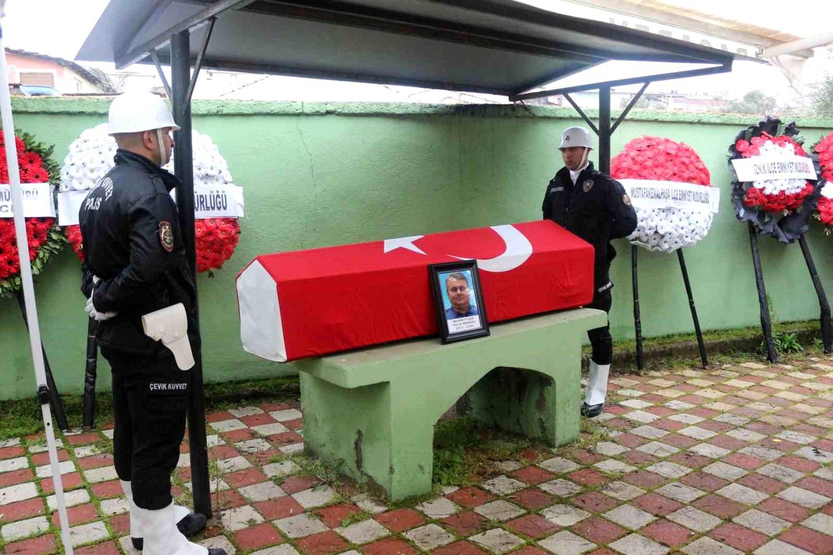 Bursa Mustafakemalpaşa Polis Memuru Mehmet Pişik Kalp Krizi Sonrası Vefat Etti
