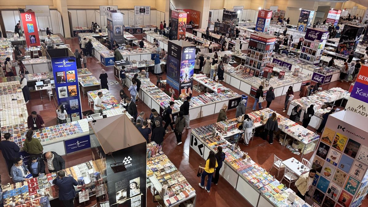 Kayseri Kitap Fuarı 8. Kez Kapılarını Açtı: 3 Milyon Kitap ve 500 Yayıneviyle Büyüyor