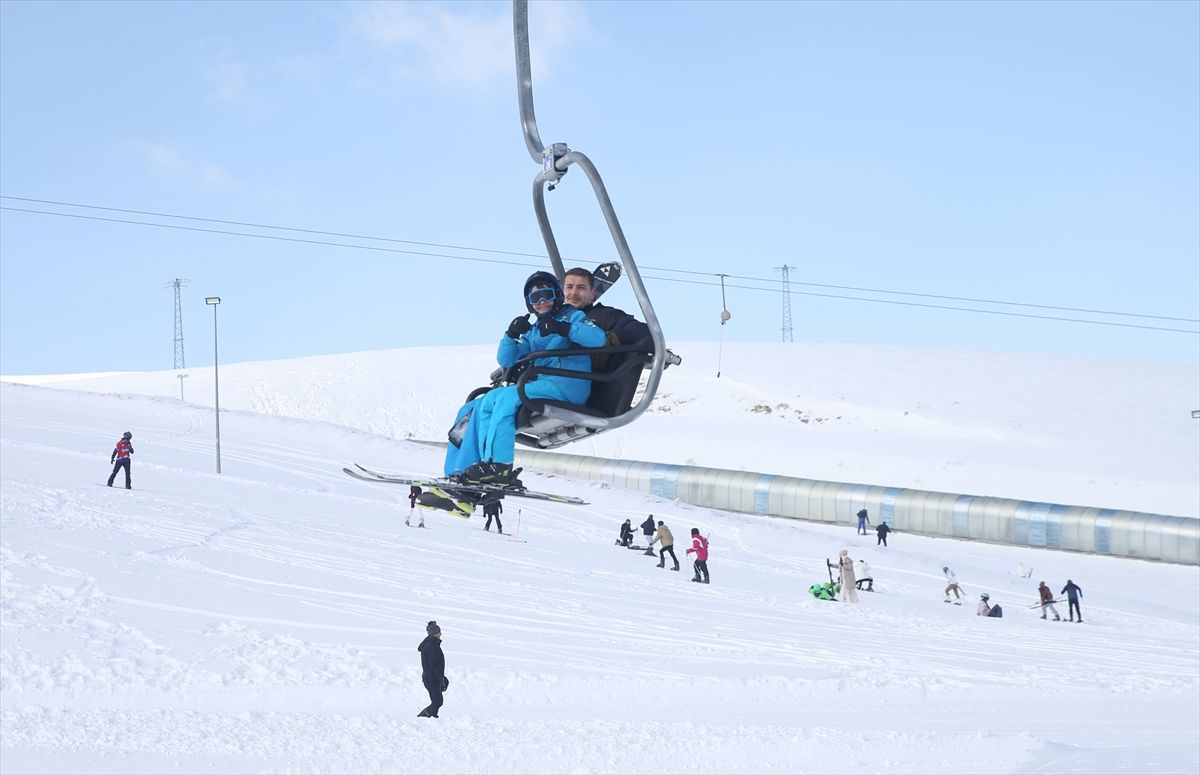 Yedikuyular Kayak Merkezi’nde Bu Sezon Ziyaretçi Rekoru: 500 Binin Üzerinde Kayaksever Ağırlandı