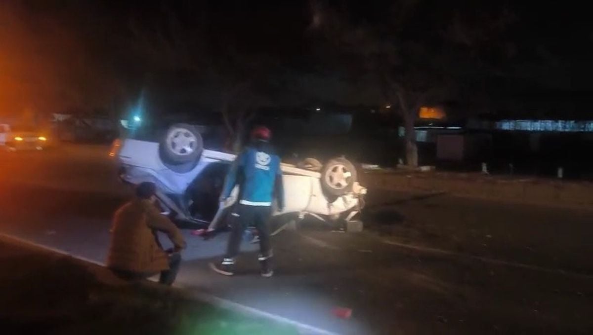 Şanlıurfa'da Kafa Kafaya Çarpışan İki Otomobilde İki Kişi Hayatını Kaybetti, Sürücüler Yaralı